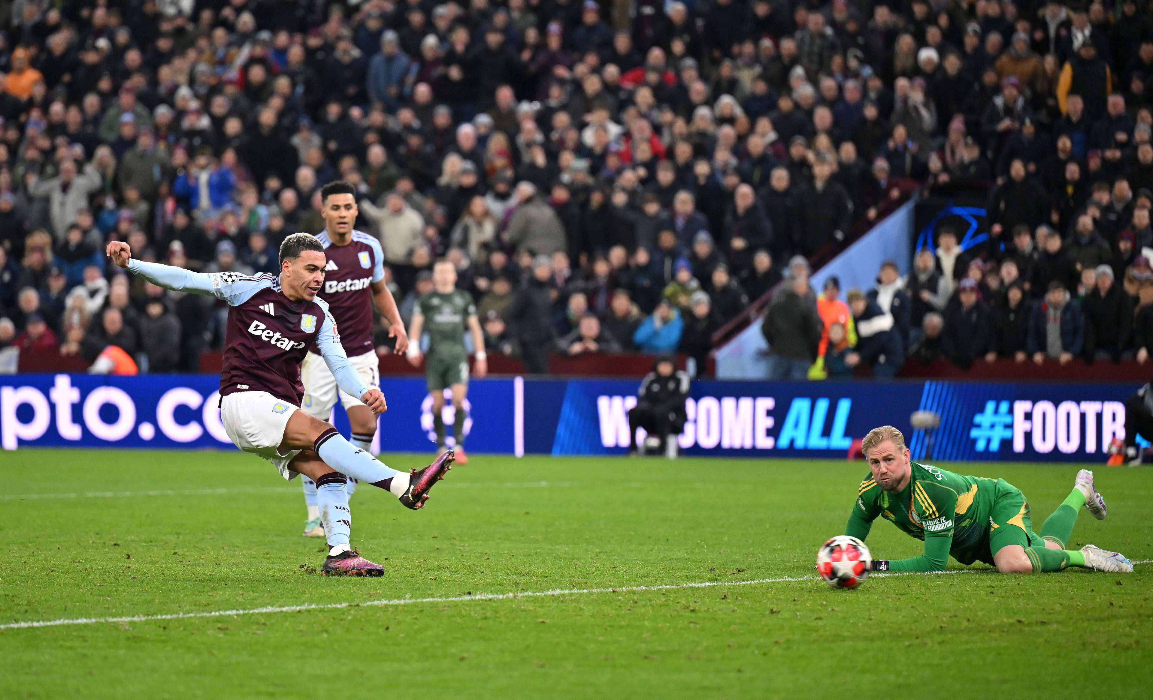 《曼晚》：卡塞米羅表現下滑對曼聯影響巨大，球隊需要他找回狀態！.