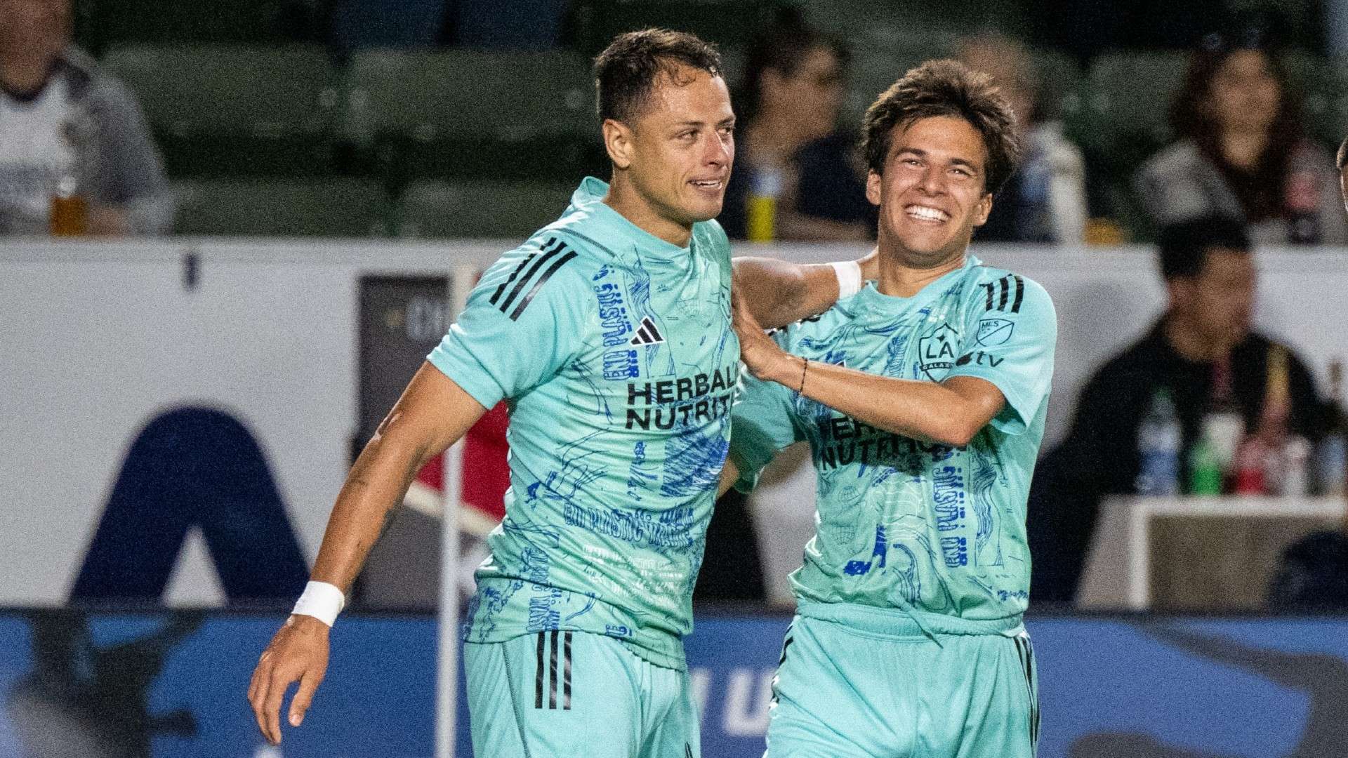 国足对新加坡大名单公布 艾克森与费南多双双入选展现全新阵容